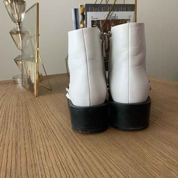 Givenchy Laura chain white leather boots - Picture 7 of 13